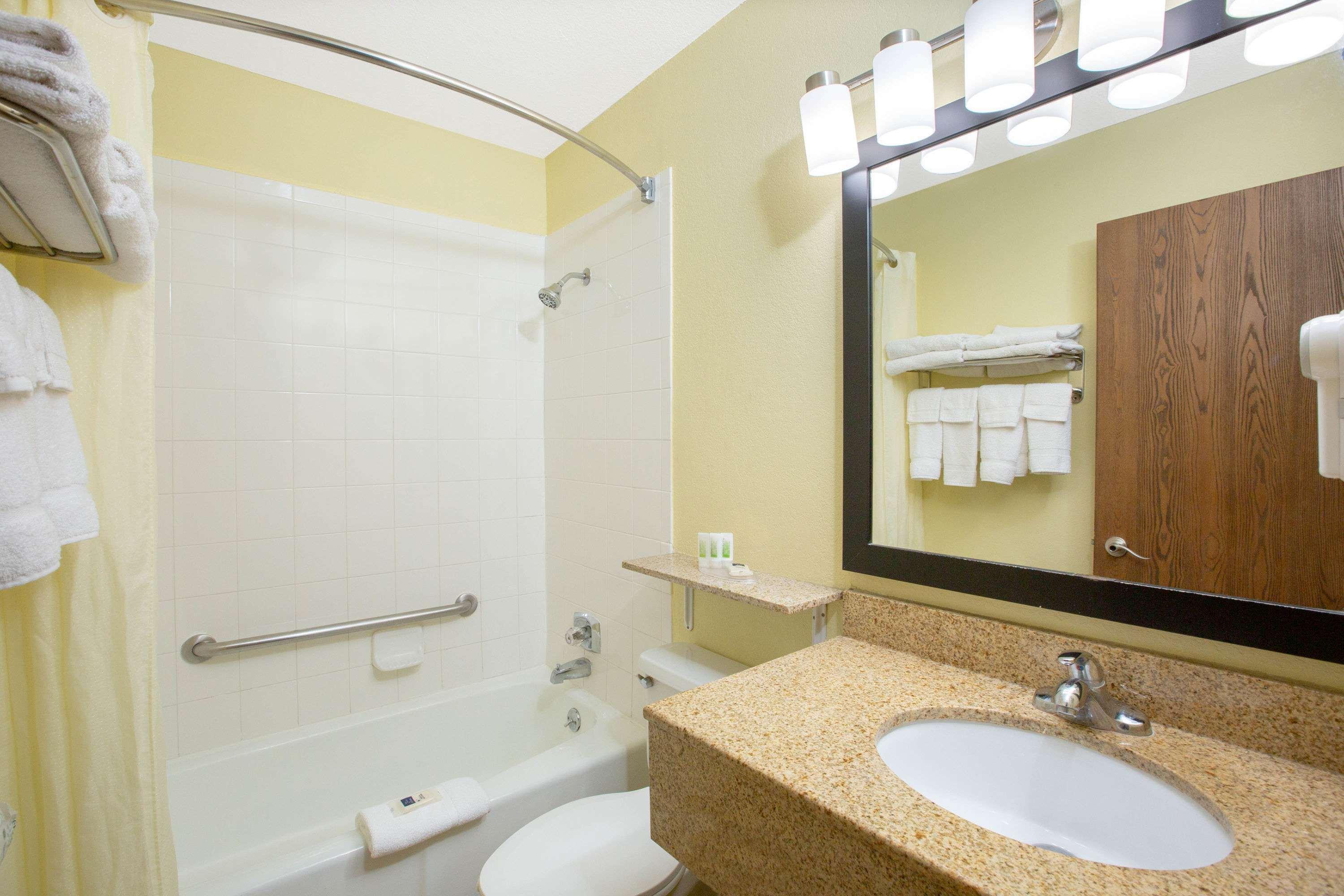 Americinn By Wyndham Council Bluffs Esterno foto